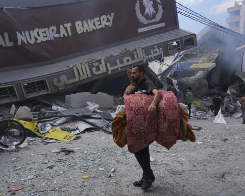 US Lawmakers Divided Over Israel-Hamas Ceasefire After Hostages Found Dead