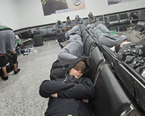 Eagles stranded