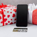 The Cheapest Phones to Gift Your Loved Ones This December