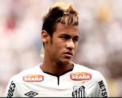 Neymar Returns To Santos After Leaving Al Hilal