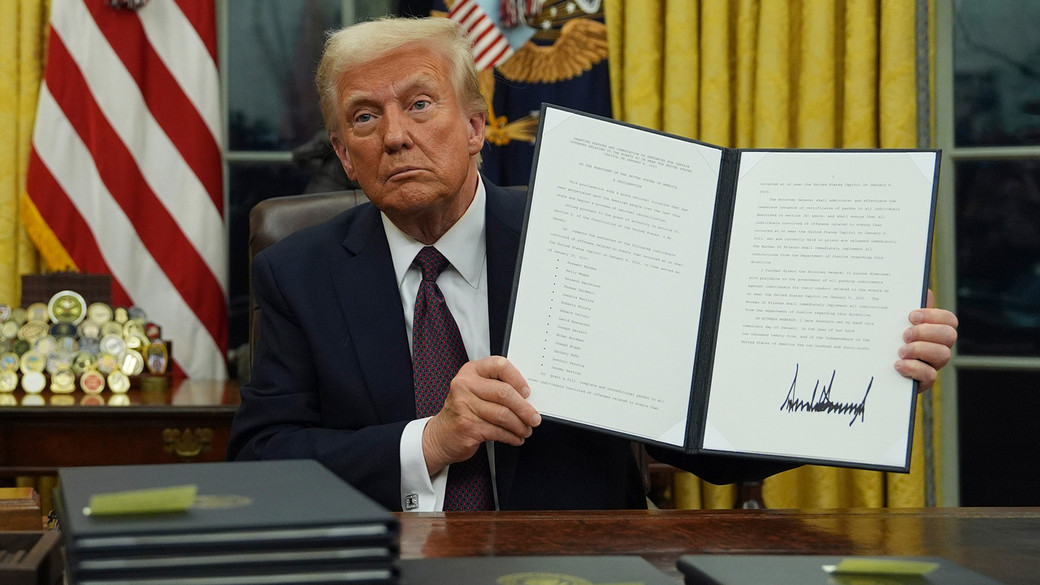 Trump Signs Executive Order To Remove Transgender Policies In The Military