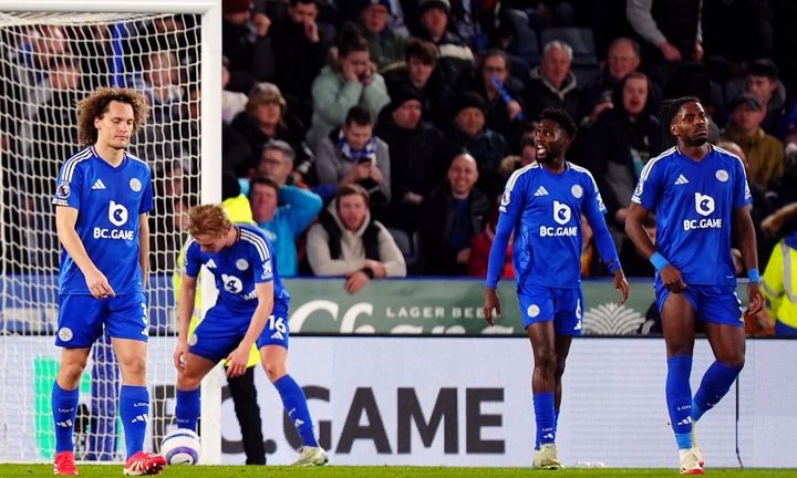 Wilfred Ndidi and teammates looking dejected in defeat by Brentford