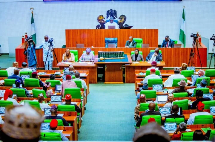 Nigerian Lawmakers Push Bill to Hand Over Control of Oil and Gas Resources To States