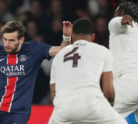 Khvicha Kvaratskhelia shot PSG ahead in Paris