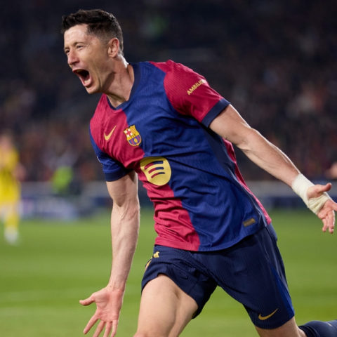 Polish strong man Robert Lewandowski fires brace for barcelona
