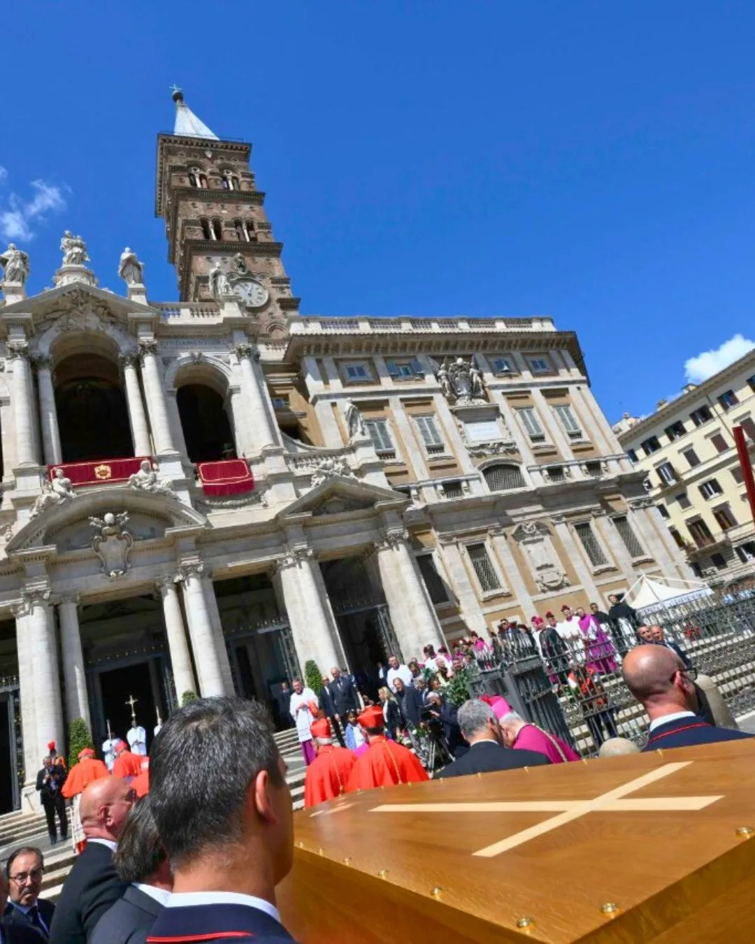 Pope Francis Laid To Rest As Mourners World Leaders Pay Tribute