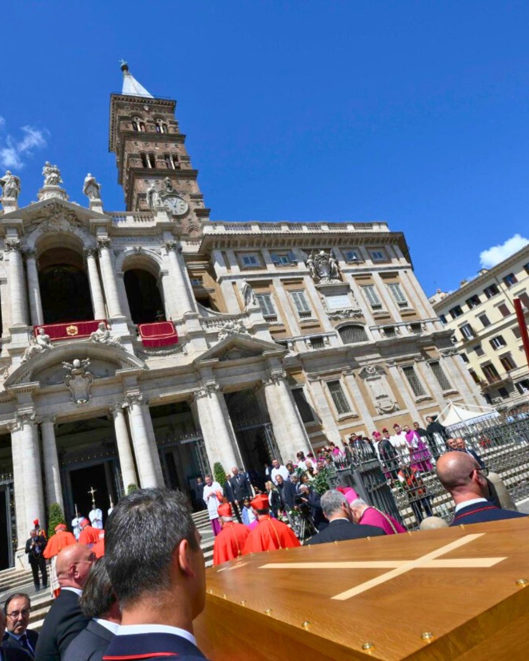 Pope Francis Laid To Rest As Mourners World Leaders Pay Tribute