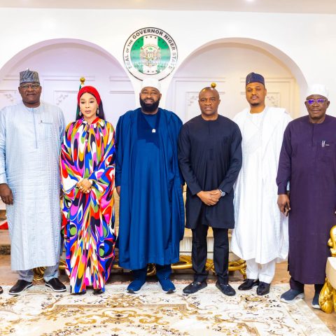 Body Of Bank CEOs Donates Relief Materials To Niger Flood Victims, Pledges Continued Support