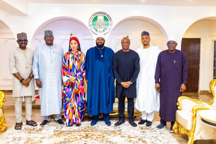 Body Of Bank CEOs Donates Relief Materials To Niger Flood Victims, Pledges Continued Support