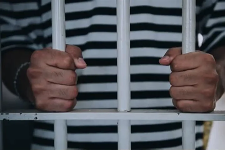 How Irish Prisoners Get High Eating Letters