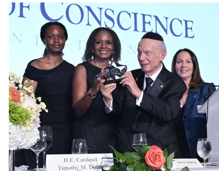 l-r: Daughter of Tony Elumelu, Tiffany Ogo Elumelu; Dr. Awele Elumelu, accepting 2025 Appeal of Conscience Award on behalf of her husband, Tony Elumelu, Group Chairman, United Bank for Africa(UBA) and Founder, Tony Elumelu Foundation; Founder, Appeal of Conscience Foundation, Rabbi Author Schneier; and Executive Vice President, Appeal of Conscience Foundation, Karen Dresback, at the 60th Annual Appeal of Conscience Awards in New York on Monday