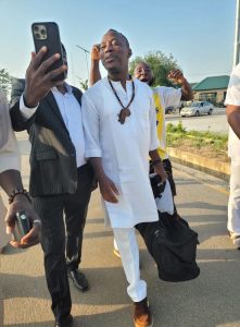 Sowore leaving Kuje Prison earlier today