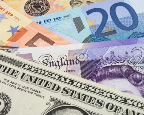 Naira Appreciates As Official Window Traders Cut Dollar, Pound, Euro Rates
