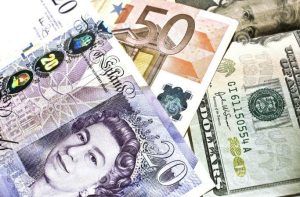 Official Market Traders Reduce Dollar, Euro, Pound Rates