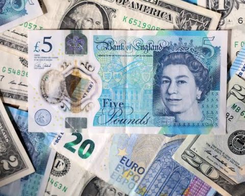 Global Currencies Slump As Naira Gains In Official Window