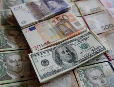 Naira Trades Flat Against Dollar, Pound, Appreciates Against Euro