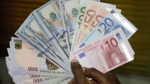 Naira Depreciates As FX Traders Increase USD, Pound, Euro Rates